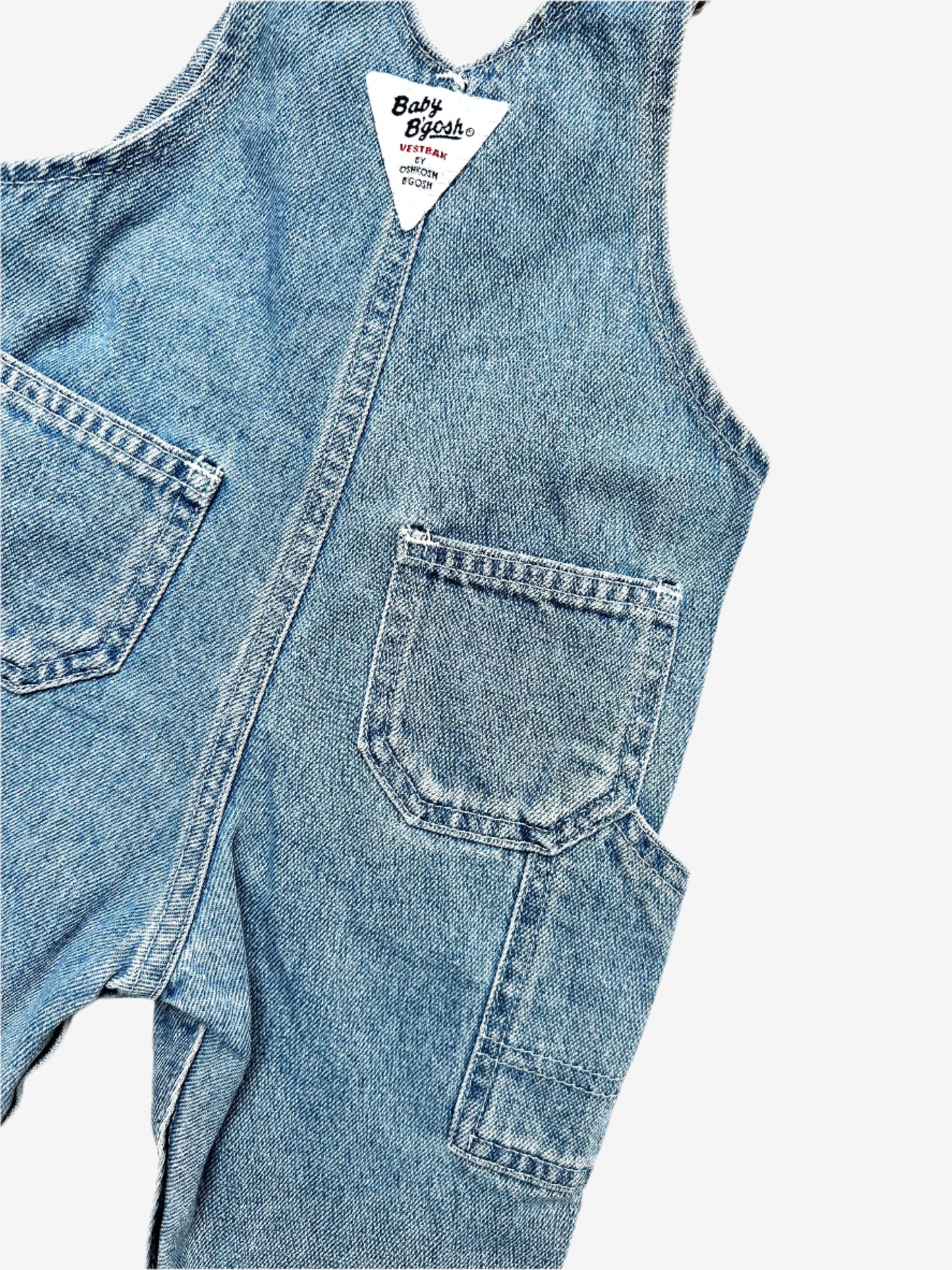 Kids vintage OshKosh dungarees. An absolute classic in light washed denim. Age 9-12 months.