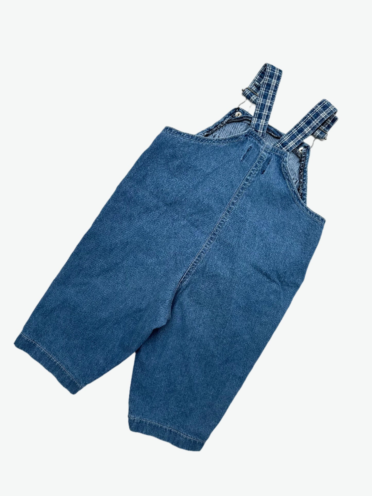 Kids vintage Snoopy lightweight denim dungarees with embroidery and check details. Classic dungaree styling with popper fastening. Age 1 years.