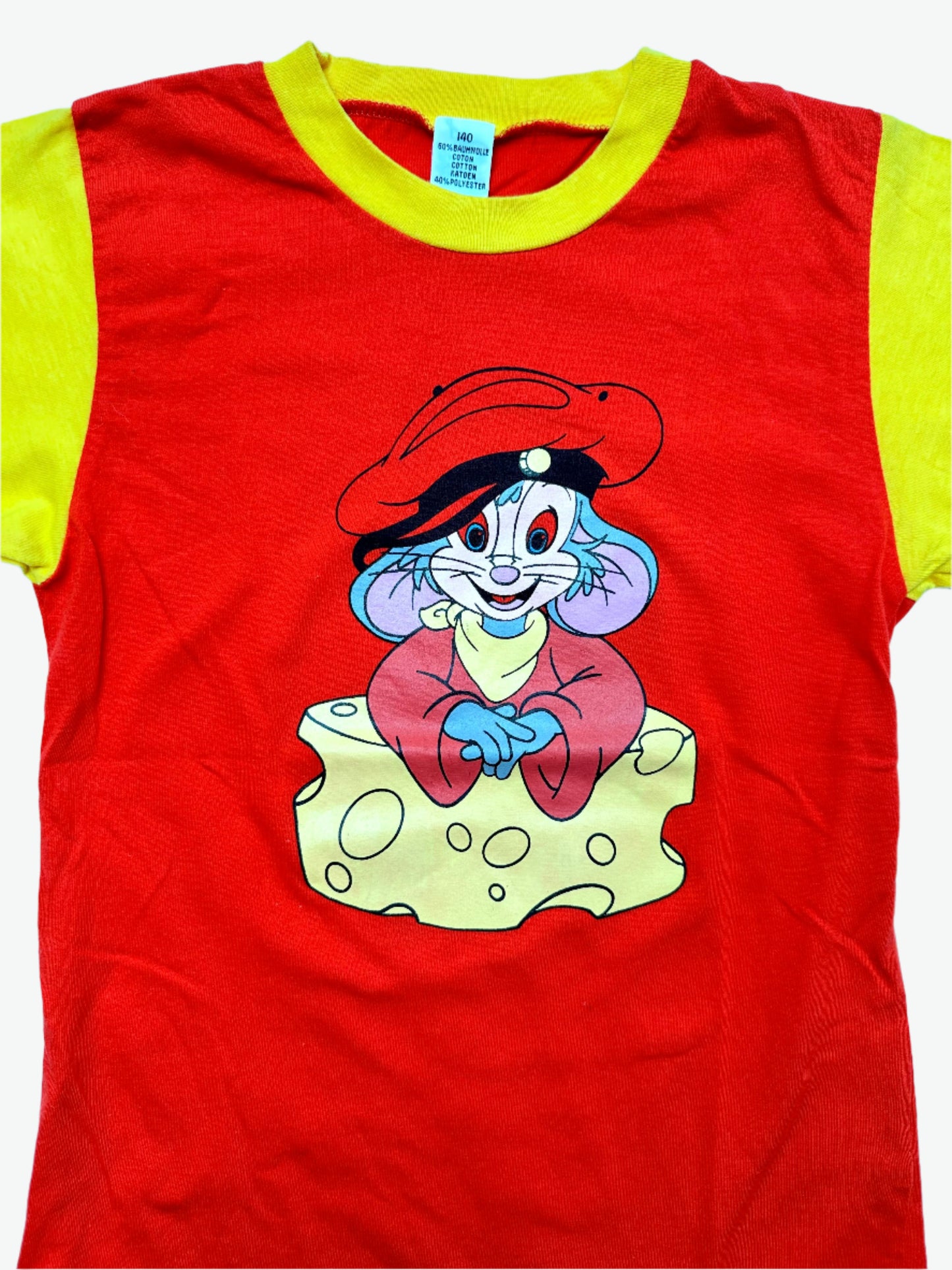 Kids vintage 90'S red and yellow t-shirt with American Tail Fievel print. Age 9-10 yrs.